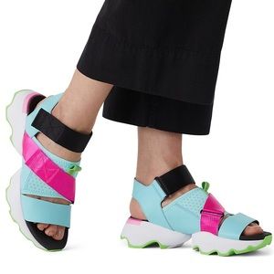 NWT Sorel Kinetic Impact Scalloped Leather Sandals size 9